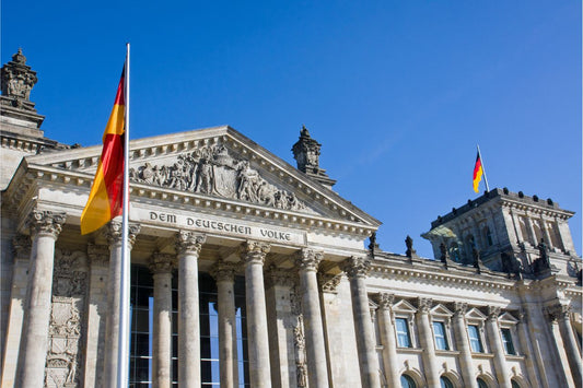 Niemiecka flaga w Reichstagu  