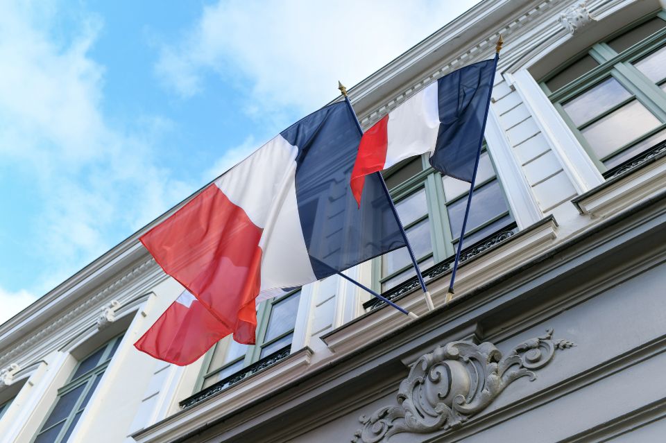 Testy medycznych konopi we Francji przedłużone do 2025 r.